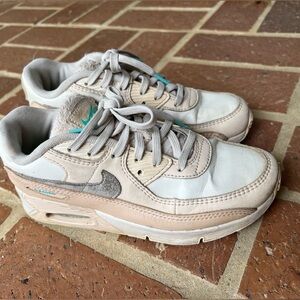 Girls Nike Air size 3
